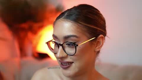  Aileen  online show from April 2026 01:42:02 AM