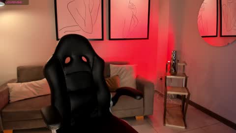 Snapshot of aileenvega chatting on December 2024 05:34:01 PM AILEEN VEGA online show from December 2024 05:34:01 PM