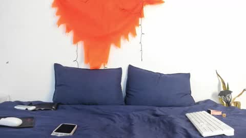 Ainoa  online show from October 2025 08:10:01 PM