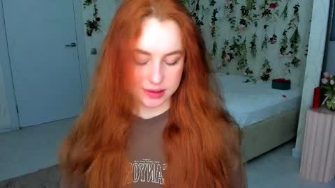 Snapshot of airysilhouette chatting on April 2026 10:05:02 AM Louise online show from April 2026 10:05:02 AM