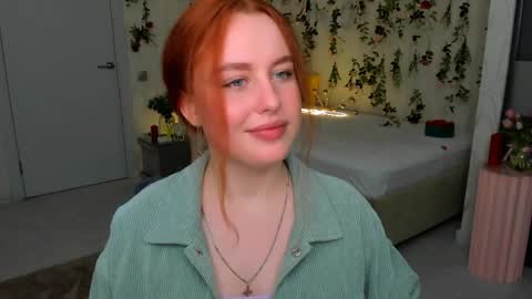 Snapshot of airysilhouette chatting on April 2026 01:41:01 PM Louise online show from April 2026 01:41:01 PM