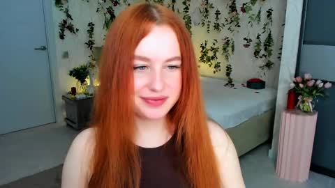 Snapshot of airysilhouette chatting on April 2026 07:30:02 PM Louise online show from April 2026 07:30:02 PM