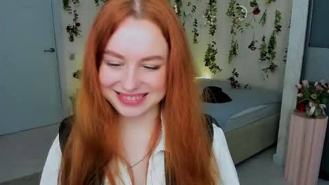Snapshot of airysilhouette chatting on April 2026 08:09:02 PM Louise online show from April 2026 08:09:02 PM