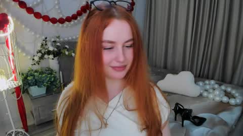 Snapshot of airysilhouette chatting on April 2026 01:42:02 AM Louise online show from April 2026 01:42:02 AM