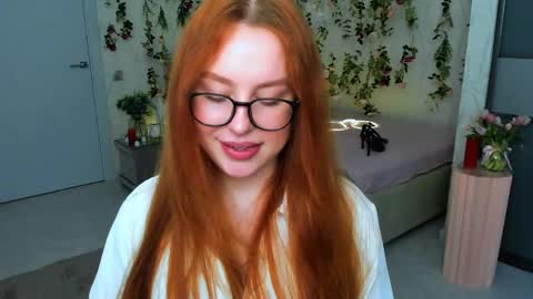 Snapshot of airysilhouette chatting on May 2026 04:39:02 AM Louise online show from May 2026 04:39:02 AM