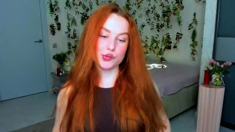 Snapshot of airysilhouette chatting on May 2026 01:10:02 AM Louise online show from May 2026 01:10:02 AM