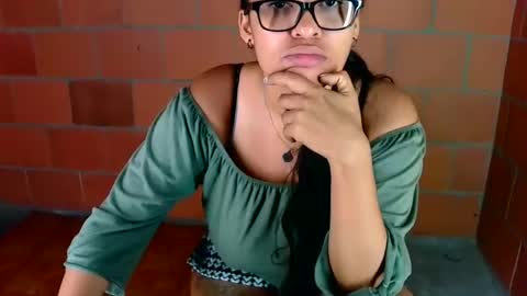 aisha koswell3 online show from November 2025 01:32:02 PM