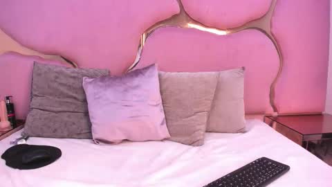 Aisha online show from February 2026 02:11:02 PM