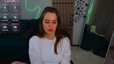 Aisha online show from December 2025 04:12:02 PM