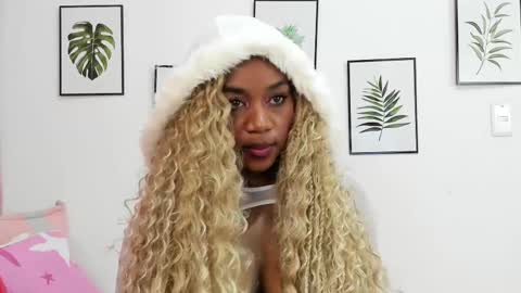Aisha online show from March 2025 03:26:01 PM