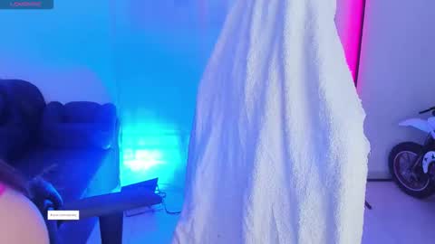 Snapshot of aishelyng20 chatting on November 2025 05:24:02 PM aishelyng20 online show from November 2025 05:24:02 PM