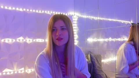 Aisha online show from October 2025 05:04:02 AM