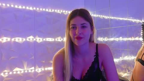 Aisha online show from October 2025 06:15:01 AM