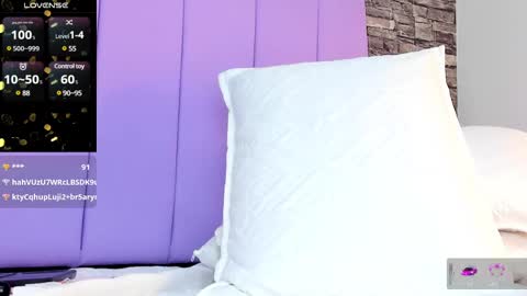 Snapshot of aixa_hill1 chatting on February 2025 08:42:02 PM online show from February 2025 08:42:02 PM