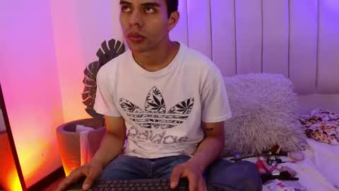 aji_golds online show from May 2026 06:36:02 PM