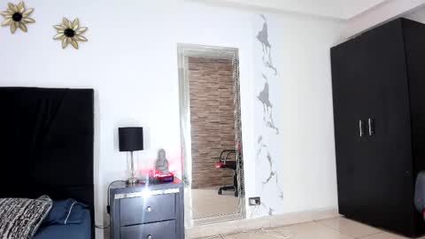 Snapshot of akemirosse chatting on February 2025 04:50:01 AM Akemi online show from February 2025 04:50:01 AM