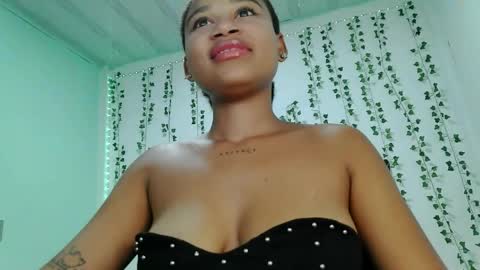 Snapshot of akemy_saunderz chatting on June 2026 03:52:02 AM akemy_saunderz online show from June 2026 03:52:02 AM