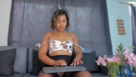 Akenda online show from February 2025 12:36:01 PM