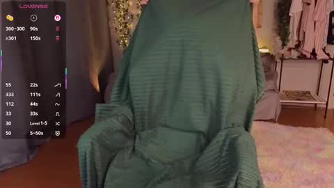 Aki online show from December 2025 06:15:01 PM