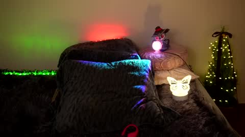 Snapshot of akira_mori chatting on January 2025 10:52:01 PM Nameless online show from January 2025 10:52:01 PM