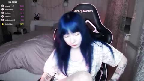 akirahartyx online show from October 2025 03:29:02 PM