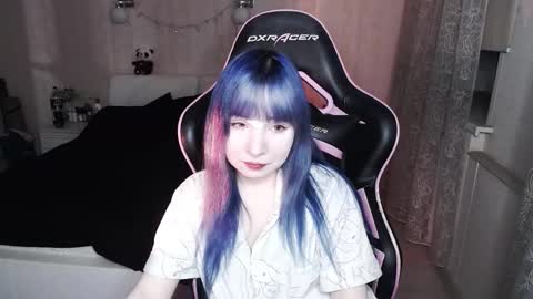 akirahartyx online show from November 2025 04:51:01 PM