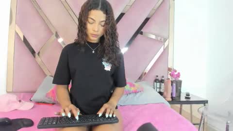 akiraht online show from November 2025 08:42:02 PM