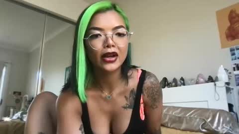 Akira Zay online show from December 2025 05:15:02 AM