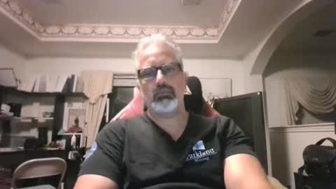 Snapshot of aladdin31673 chatting on December 2025 02:17:01 AM aladdin31673 online show from December 2025 02:17:01 AM