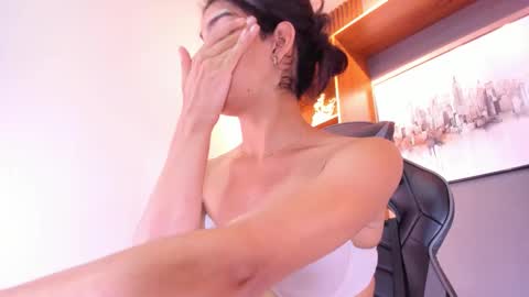 Snapshot of alahia__rodriguez chatting on February 2026 12:15:02 PM Alahia Rodriguez online show from February 2026 12:15:02 PM