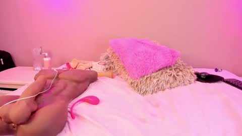 Alahia  online show from January 2025 06:29:02 PM