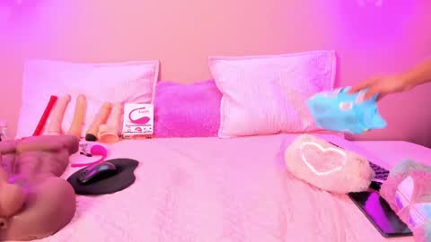 Alahia  online show from January 2025 12:05:02 PM