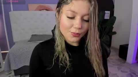 Alaia online show from October 2025 12:56:02 PM