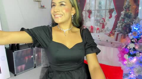 Alaia online show from January 2025 10:08:01 PM