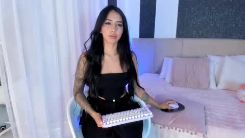 Alaia online show from February 2026 07:43:01 PM