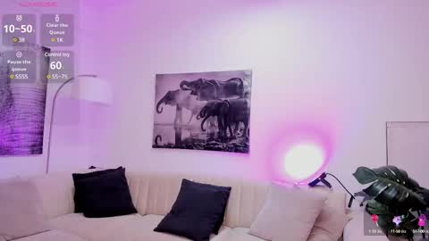 Alaia online show from March 2025 03:51:01 AM