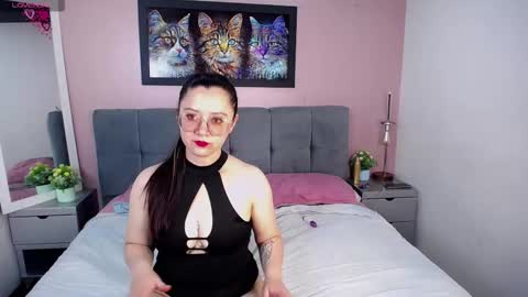 Snapshot of alaiia___ chatting on December 2025 02:32:02 AM Alaiia online show from December 2025 02:32:02 AM