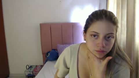 alaina_blessed online show from October 2025 07:22:01 PM