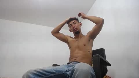 Snapshot of alan_gay chatting on November 2025 12:32:01 AM Alan online show from November 2025 12:32:01 AM