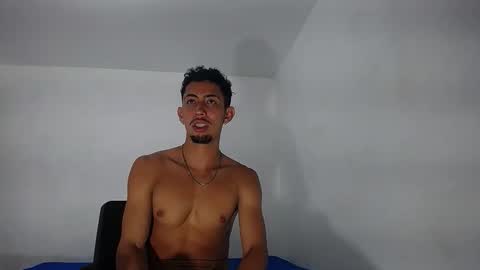 Snapshot of alan_gay chatting on February 2026 12:33:02 AM Alan online show from February 2026 12:33:02 AM