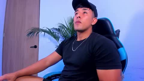 Snapshot of alan_greek_1 chatting on December 2025 02:49:01 AM Alan greek online show from December 2025 02:49:01 AM