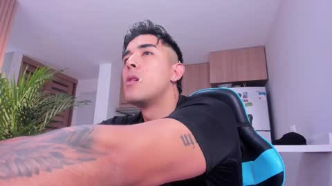 Snapshot of alan_greek_1 chatting on January 2026 01:02:01 PM Alan greek online show from January 2026 01:02:01 PM