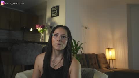 Alana Gasparini online show from November 2025 12:53:01 AM