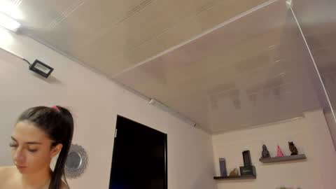 Snapshot of alana_madison chatting on December 2024 10:28:02 AM Maeve online show from December 2024 10:28:02 AM