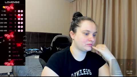 Snapshot of alanabrox chatting on November 2025 11:35:01 PM Julia online show from November 2025 11:35:01 PM