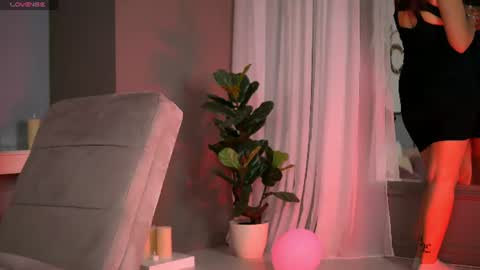 AlanaReign online show from June 2026 09:35:02 AM