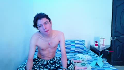 Snapshot of alandelrey57 chatting on April 2026 12:43:01 PM ALAN DEL REY online show from April 2026 12:43:01 PM