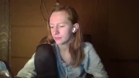 Elisa online show from March 2025 09:43:02 PM