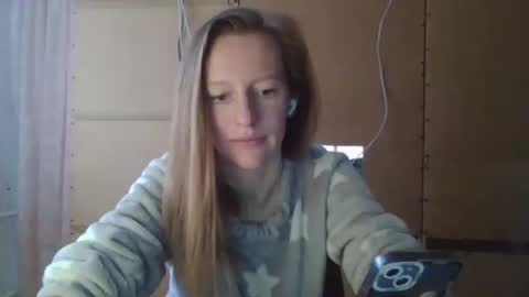 Elisa online show from March 2025 11:44:02 AM