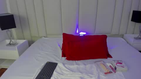 Alanha  online show from December 2025 04:32:01 AM